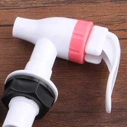 Distributeur d'eau chaude en plastique de Type poussoir, taille universelle, pièce de rechange de robinet, accessoire d'appareil ménager 