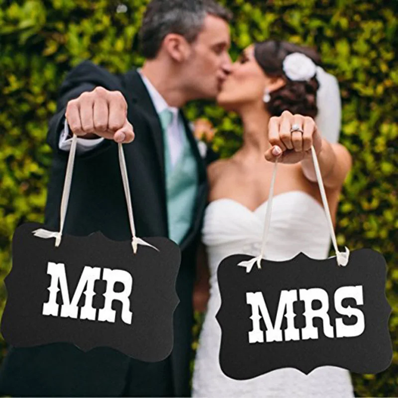 2Pcs MR&MRS Photo Booth Props Wedding Decoration Engagement Photobooth Photo Props Wedding Table Hanging Flags Party Supplies