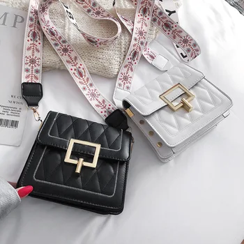 

French niche high-quality crossbody female bag 2020 new net red small black bag fashion diamond foreign bag