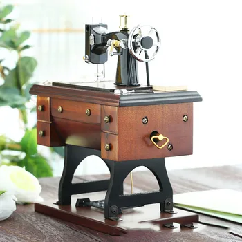 

Wooden crafts ornaments simulation sewing machine music box music box birthday gift furniture decoration ornaments