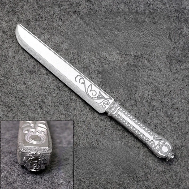 

2021 Identity V Cosplay Props Chinese Game Figue Mary Bloody Queen PVC Knife Weapons Hand Accessories for Women Men Costume Prop