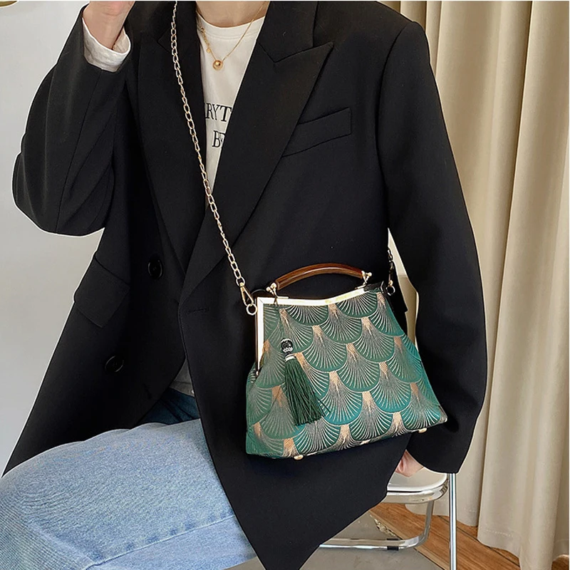 Vintage Designer Lock Shell Bags Handmade Bag Fringe Chain Women Shoulder Crossbody Bag,crossbody bag