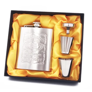 

Pocket Portable Stainless Steel Hip Flask 7oz Wine Mug Wisky Bottle With Box Mini Drinkware Alcohol Bottle For Drinker Men Gifts
