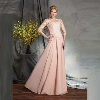 

Charming Blush Pink Lace Appliqued Mother of the Bride Dresses Boat Neck With Three Quarter Sleeves Wedding Party Gowns Back Out