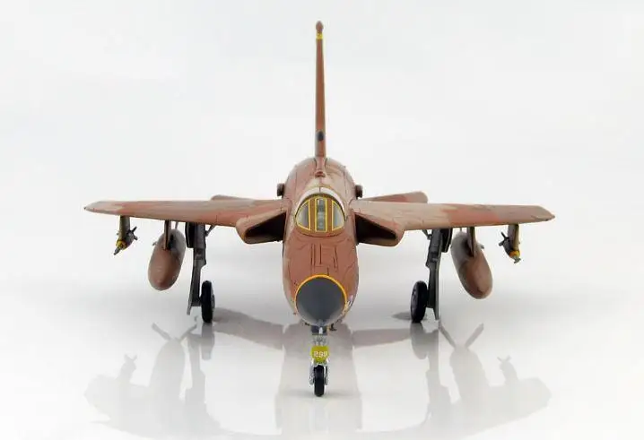 HOBBY MASTER Registry F-105D Thunderchief USAF 466th TFS#62-4299 пустыня лисица холм AFB UT April 1983 1/72 литая под давлением модель самолета