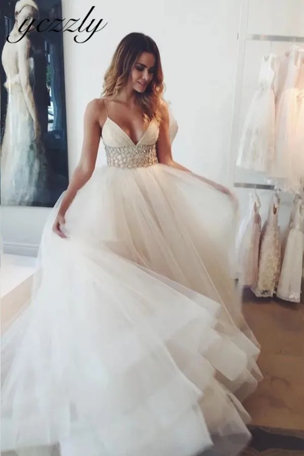 

Abiti Da Sposa Elegant V-neck Spaghetti Straps Diamond Crystal Wedding Dress Plus Size Long Tiered Ball Gown Wedding Gowns W172