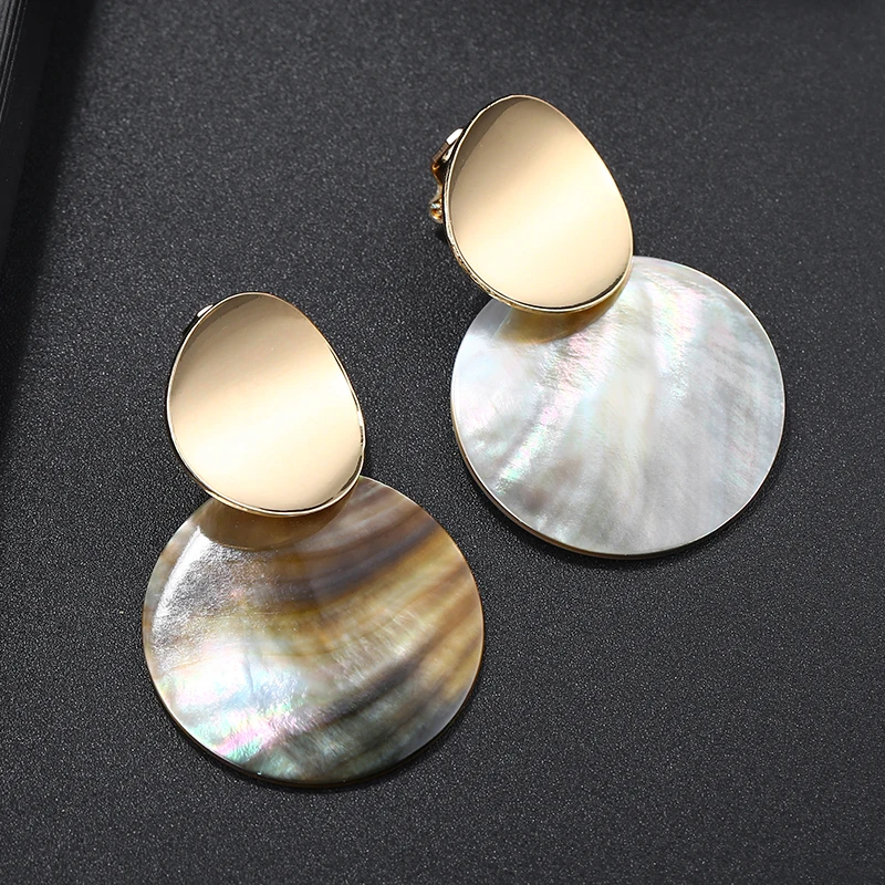 

2019 New Design Golden Natural Round Shell Non Pierced Clip on Earrings Ear Clips for Women Bijoux Brincos Party Gift jewellry