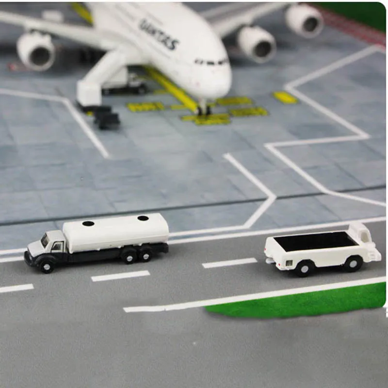 1:400 пропорции наземный автомобиль аэропорт моделирование сцены моделирование фургон с дисплеем буксировочный грузовик режим для сбора вентилятора самолета