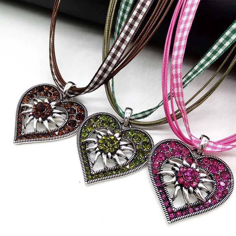 Collana con cuore blu • Ciondolo a forma di cuore in cristallo
