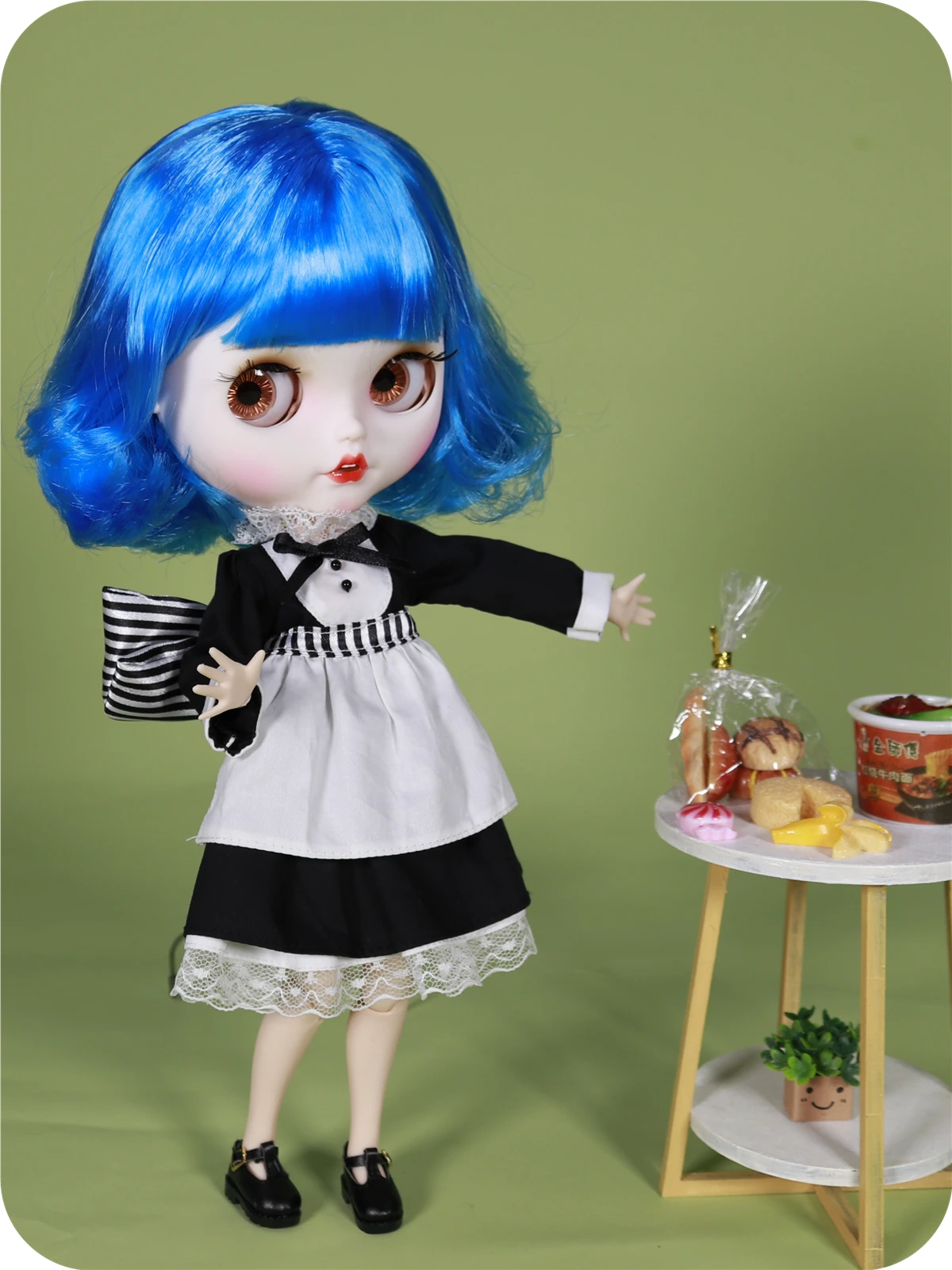 Neo Blythe Doll Vintage Black White Maid Dress 2