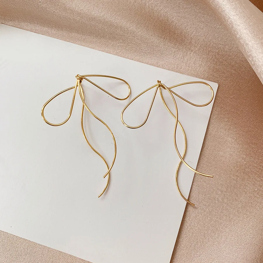 

2020 Korean New Fashion Design Twist Line Bow Earrings Female Elegant Temperament Simple Earrings Light Luxury Wedding Jewelry