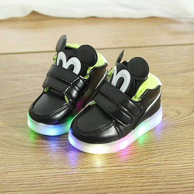 Обувь для детей; обувь для малышей с милым мультяшным дизайном; обувь с подсветкой и гибкой подошвой; удобная обувь для детей