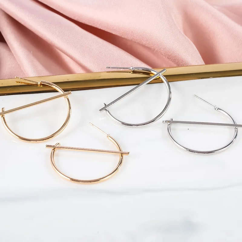 

Korean Fashion New Geometric C-shaped Big Hoop Earrings Geometric Minimalist Style Popular Alloy Earrings for Women Accessories