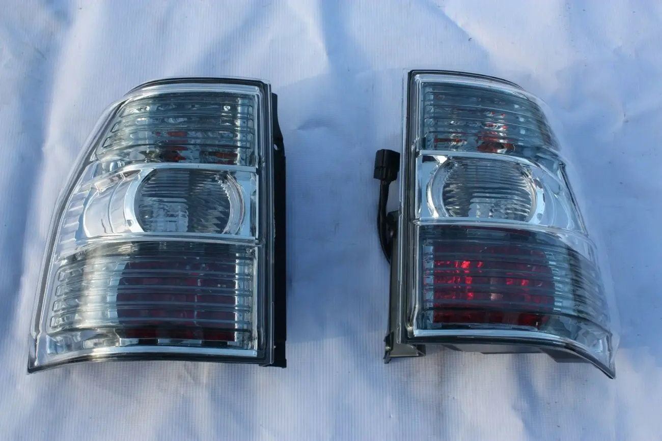 Car modification Car accessories for Mitsubishi Pajero Shogun Montero IV 2007- Rear Tail Light Stop Signal Right Set