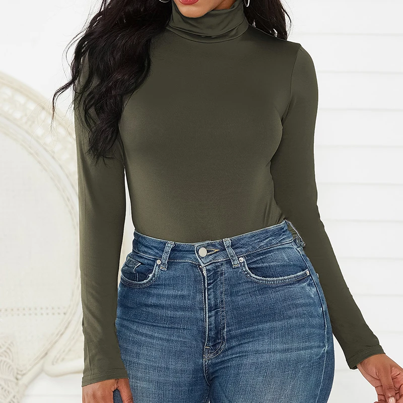 black bodysuit with high waisted jeans