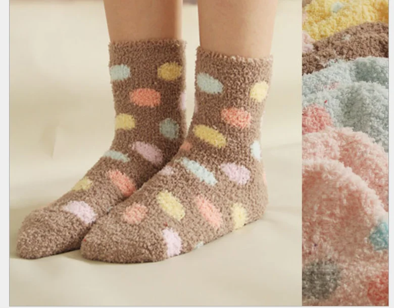 12 пара/лот, зимние женские теплые бархатные носки в горошек, коралловые бархатные теплые толстые домашние носки-Тапочки