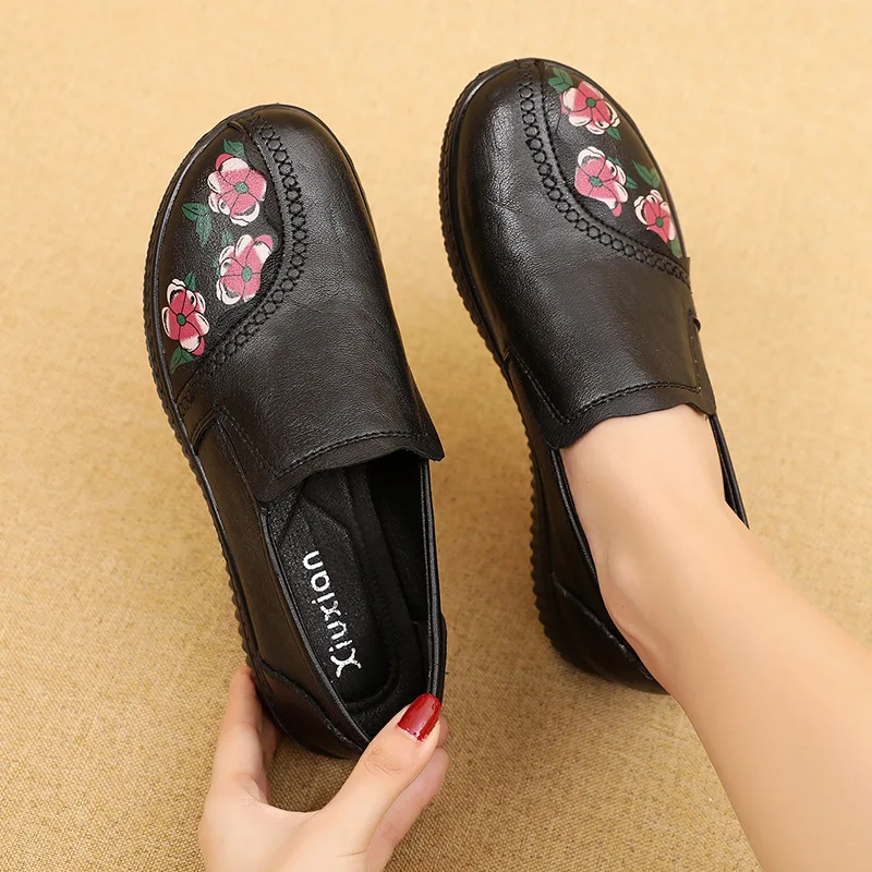 Spring Autumn Women's Shoes Leather Loafers Casual Flat Shoes Women's Non-slip Comfortable Black Work Shoes Mother Shoes