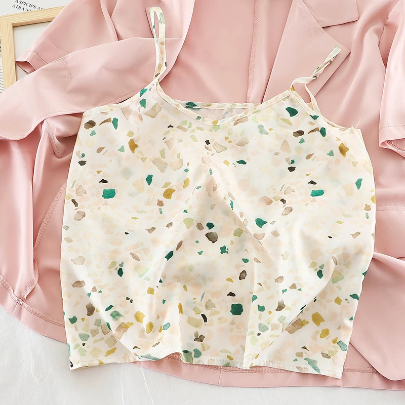 

Suit Loose Coat Easy Hong Kong Flavor Within Build Camisole Sweater Pleat Short Legs Pants Summer Easy Three-piece