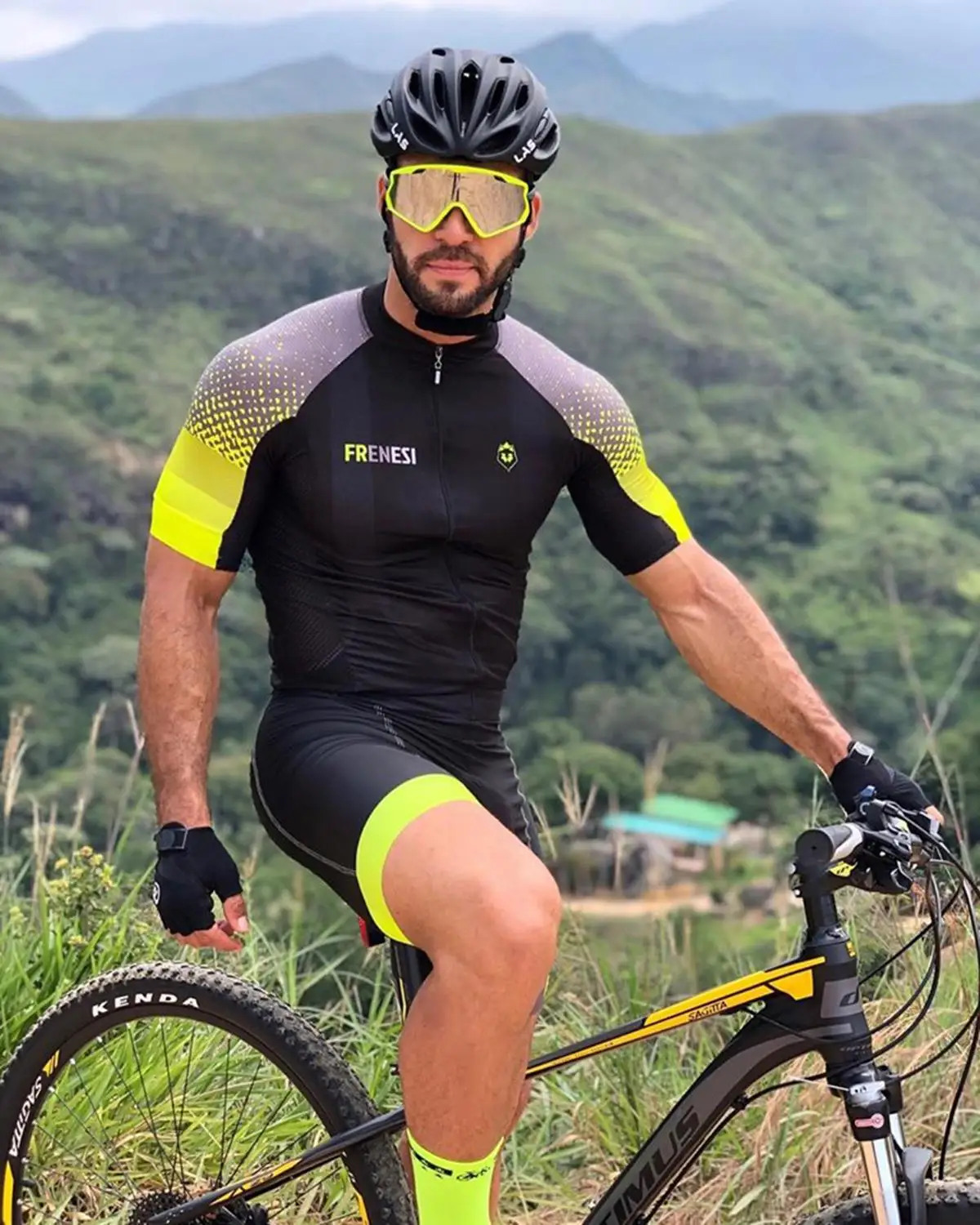 frenesi cycling clothes