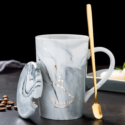 New12 созвездия креативные керамические кружки с ложкой крышкой черный и Золотой фарфор Зодиак молоко кофе чашка 400 мл воды посуда для напитков - Цвет: Taurus