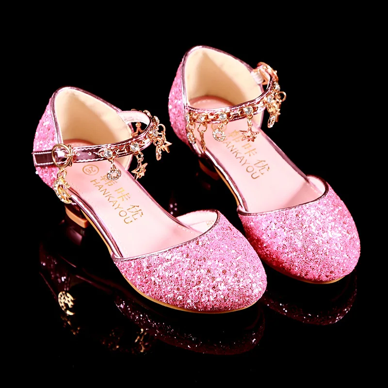 Детская обувь принцессы для девочек; сандалии; модельные туфли на высоком каблуке; детская кожаная блестящая обувь с кристаллами; обувь для торжеств; Серебристые вечерние туфли для танцев и свадьбы