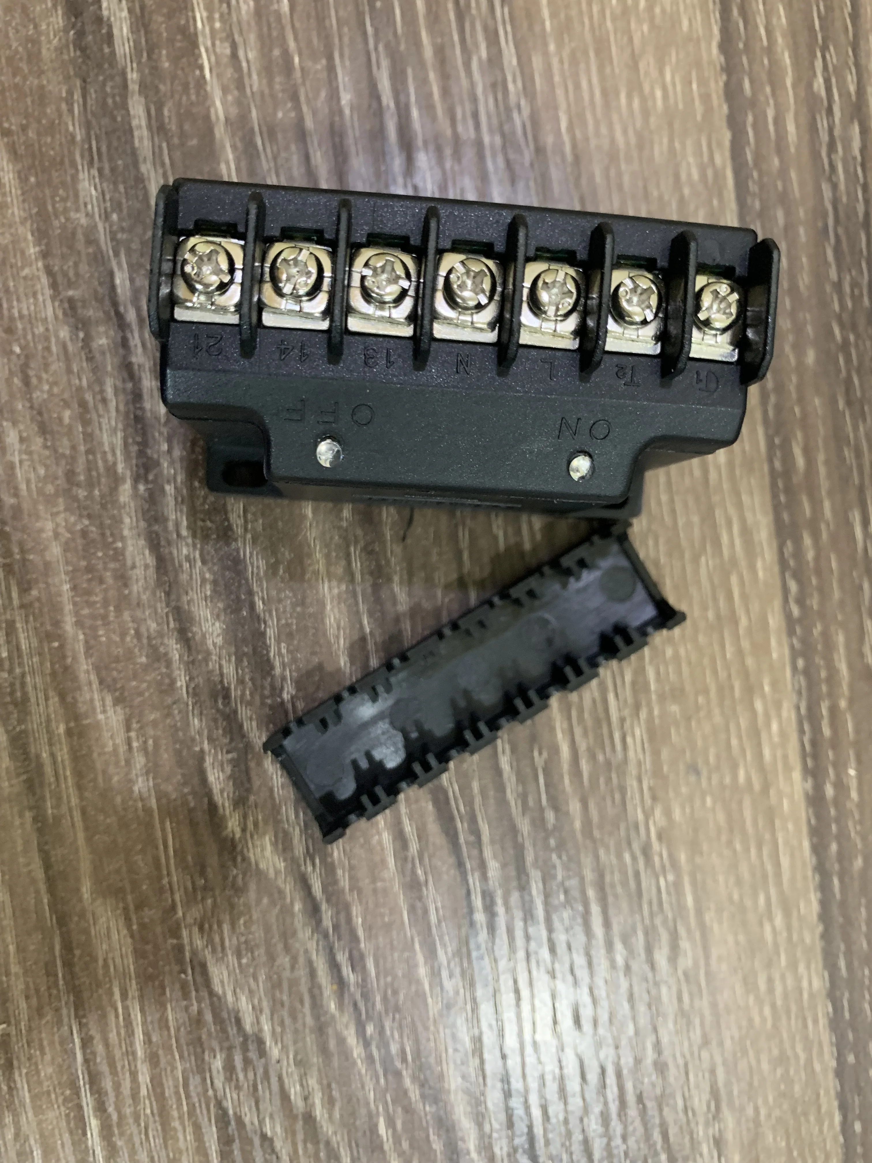 cheap reles 03