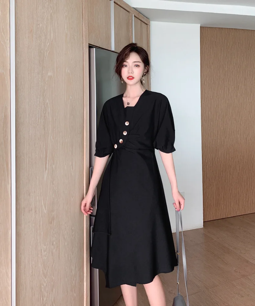 

2019 Spring And Summer INS Online Celebrity French Vintage Literature And Art Big Hemline Button Short Sleeve Mid-length Black D