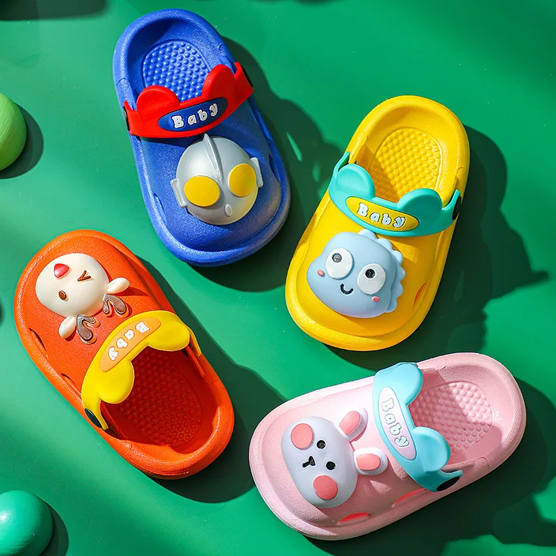 Sandalias de verano al aire libre para niños y niñas, zapatillas de playa con bonitos dibujos animados para interiores