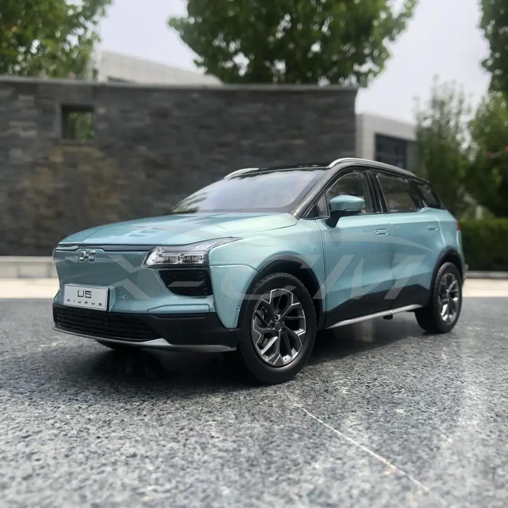 Литая модель автомобиля AIWAYS U5 1:18 (синий) + маленький подарок! |
