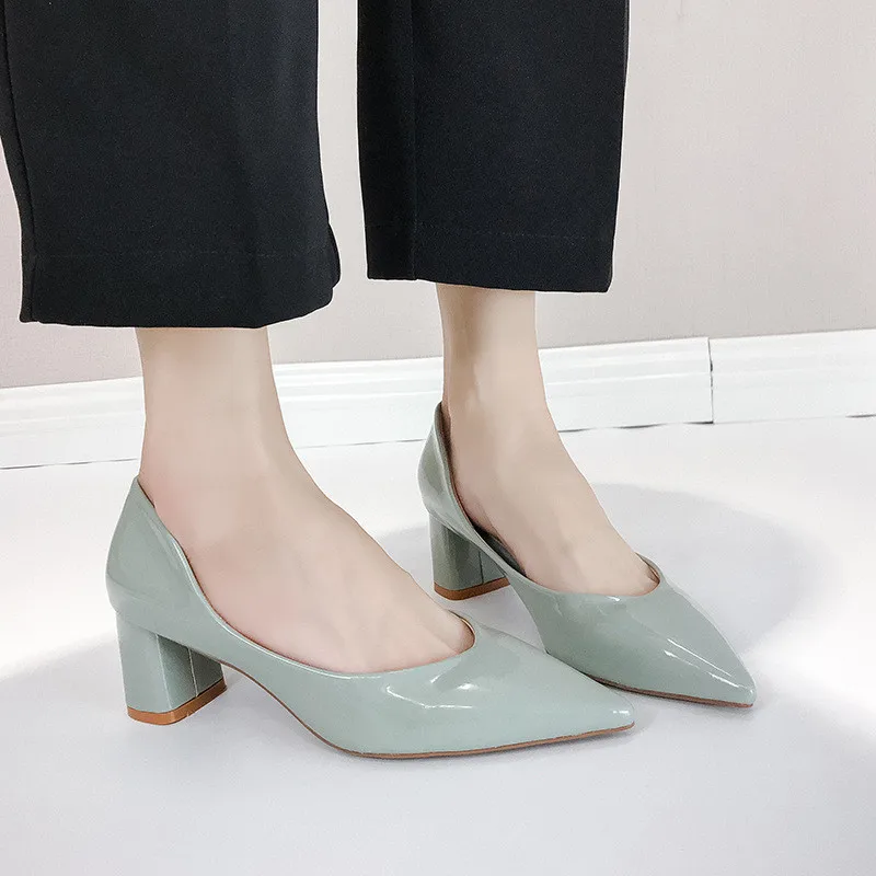 Zapatos de tacón cuadrado para mujer, tacones puntiagudos negros de 6cm, de  charol, zapatos de tacón grueso para mujer, calzado de trabajo profesional  elegante|Zapatos de tacón de mujer| - AliExpress