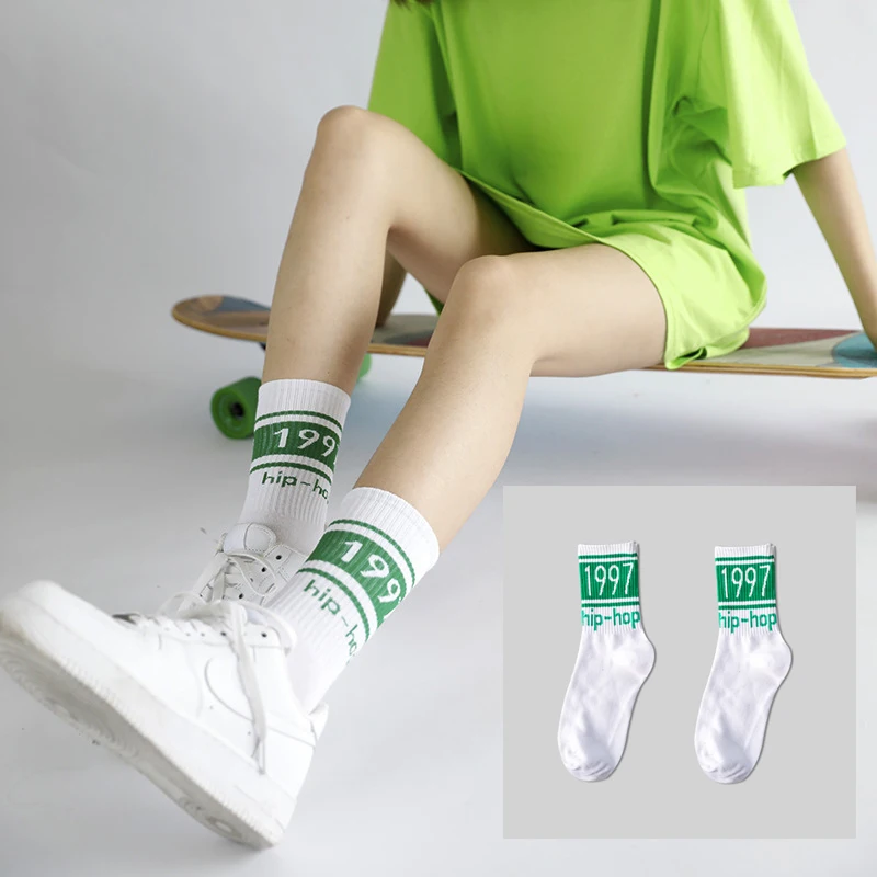 Women Korea Funny Socks Long Socks Black Cool Socks Harajuku GD Hip Hop Cotton Skateboard Socks Men New Trend Daisy Socks Men crew socks women