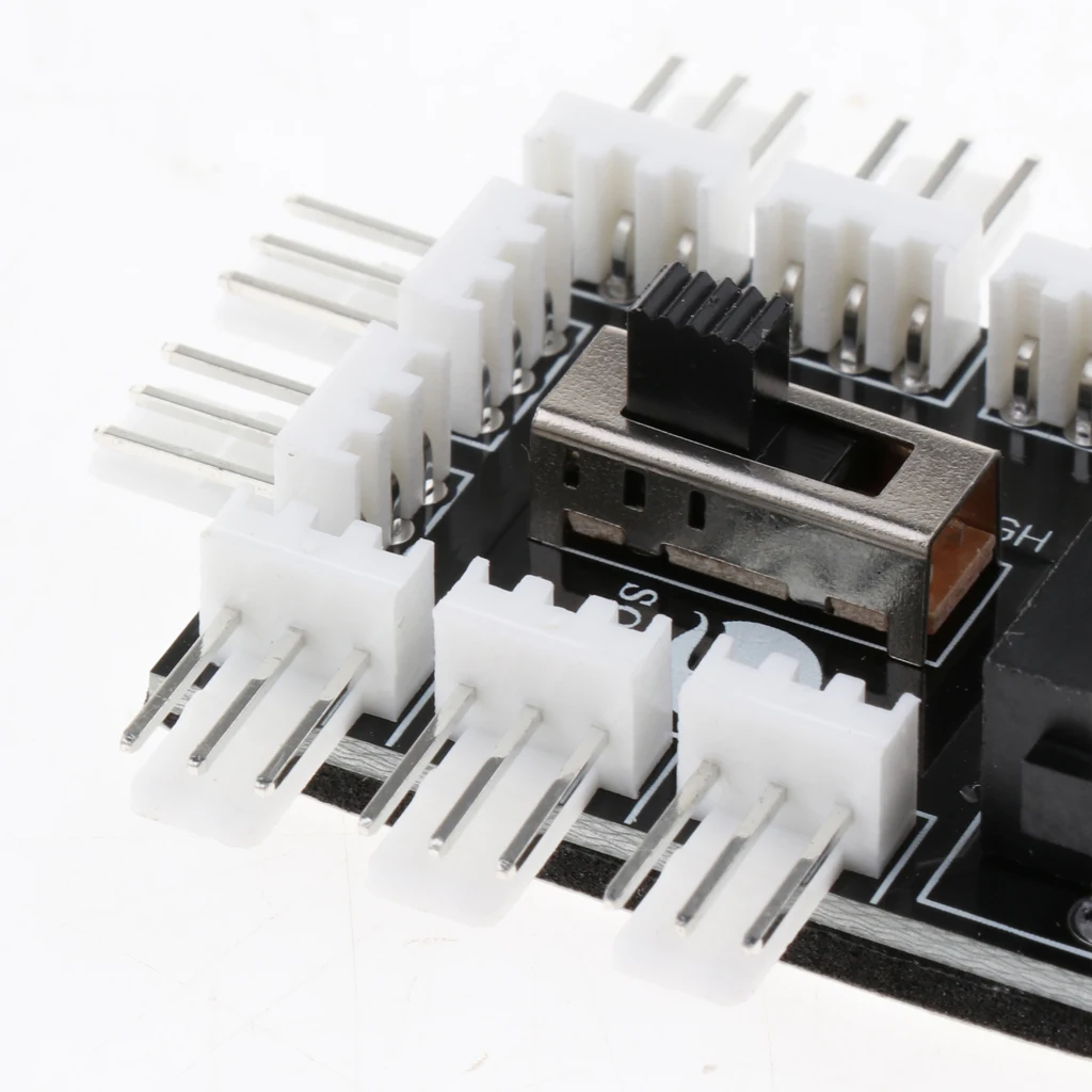 4 Pin IDE to 8 Channel 3Pin Male Socket Fan Hub 12V Power Supply Splitter Adapter