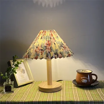 

Factory direct sales wood Lamp E27 holder Pleated lampshade Hawaii Chinese style Botany flower Decorativ2020e table lamp