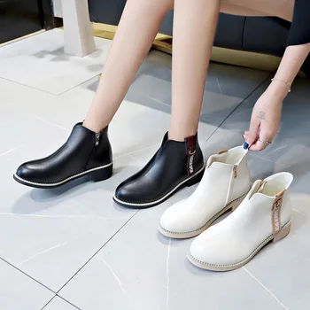 

MXHY European and American soft leather female short boots 2019 spring and autumn and winter new round head white boots boots