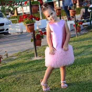 

Light Pink Knee Length Flower Girl Dresses Sheath Little Girl Pageant Gowns Jewel Neck Tiered Bottom First Communion Dress Chic