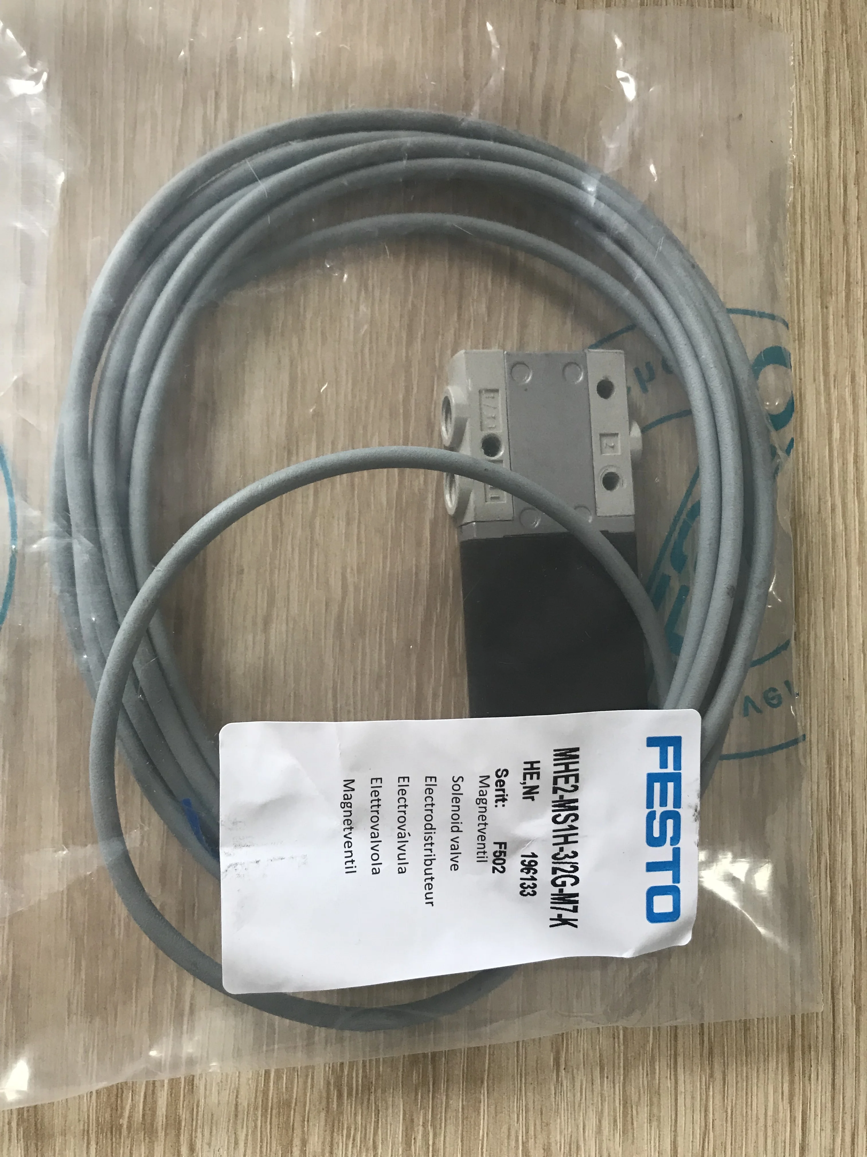 New FESTO Solenoid valve MHE2-MS1H-3/2G-M7-K | Электроника