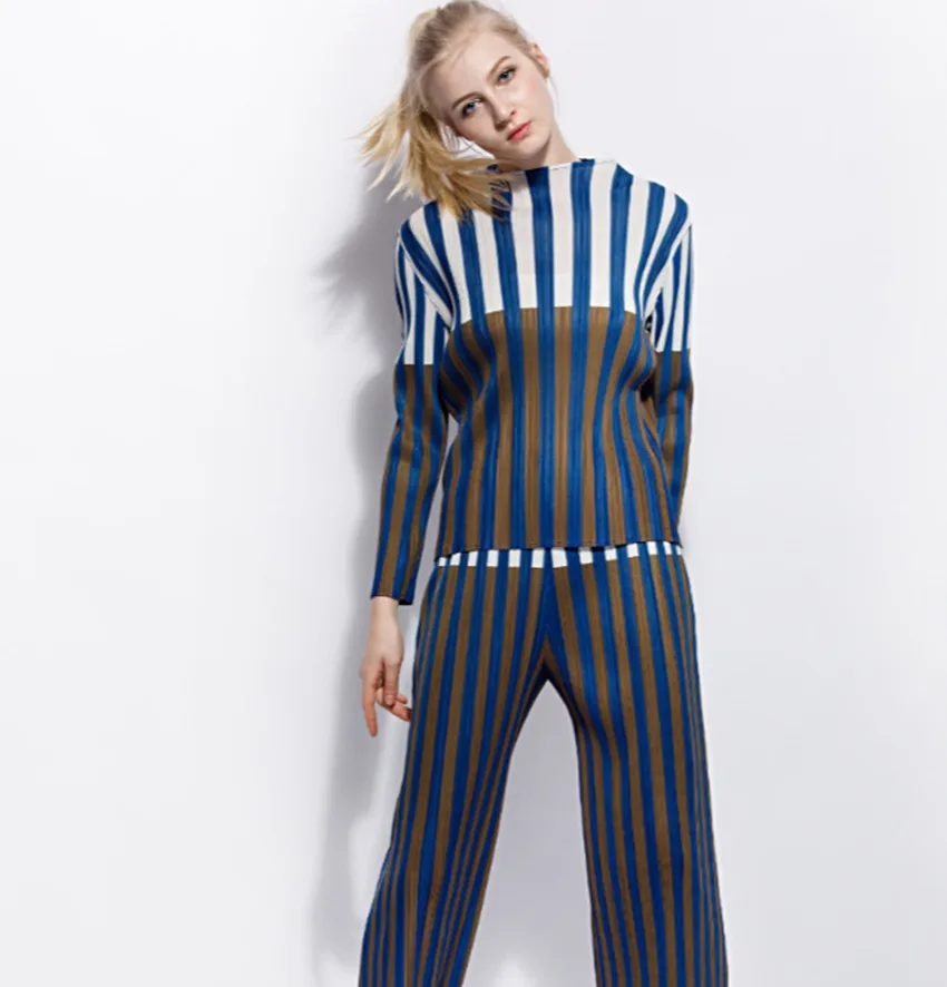

Plus Size Pant Suits For Women 45-75kg Autumn Fashion Stripes Miyake Pleated Long Sleeves T Shirt + Elastic Waist Wide Pants Set