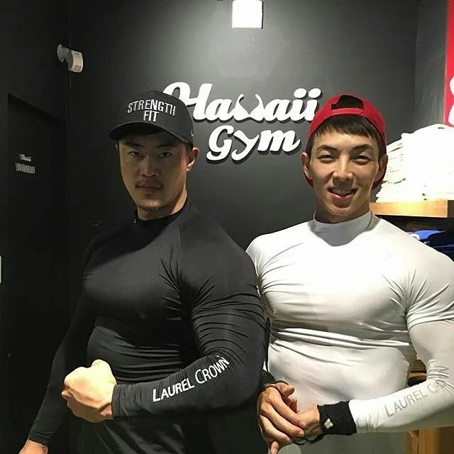 

Men Sports Shirt Running Fitness Tee Gym Workout Training Casual Wear Muscle Bodybuilding Tight Cycling Hiking Quick Dry T-Shirt