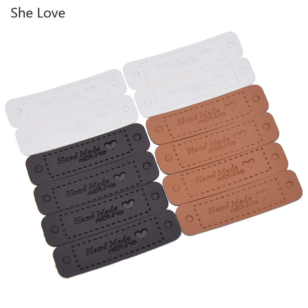 12pcs with 3colors Она любит брелки из кожи PU ручной работы этикетки с принтом ручной работы ярлыки с надписью бирки для одежды s джинсовые мешки при шитье обуви на заказ материалов - Color: 12pcs with 3colors