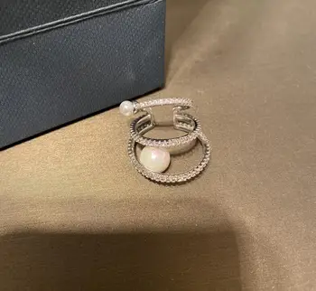 

Three-layer arc pearl women ear bone clip multi-line elegant high-end single earring without piercing