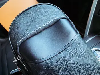 

Men's Checkered Small Bags 2020 Spring New Chain Messenger Bag Korean Single Shoulder Small Square Bag