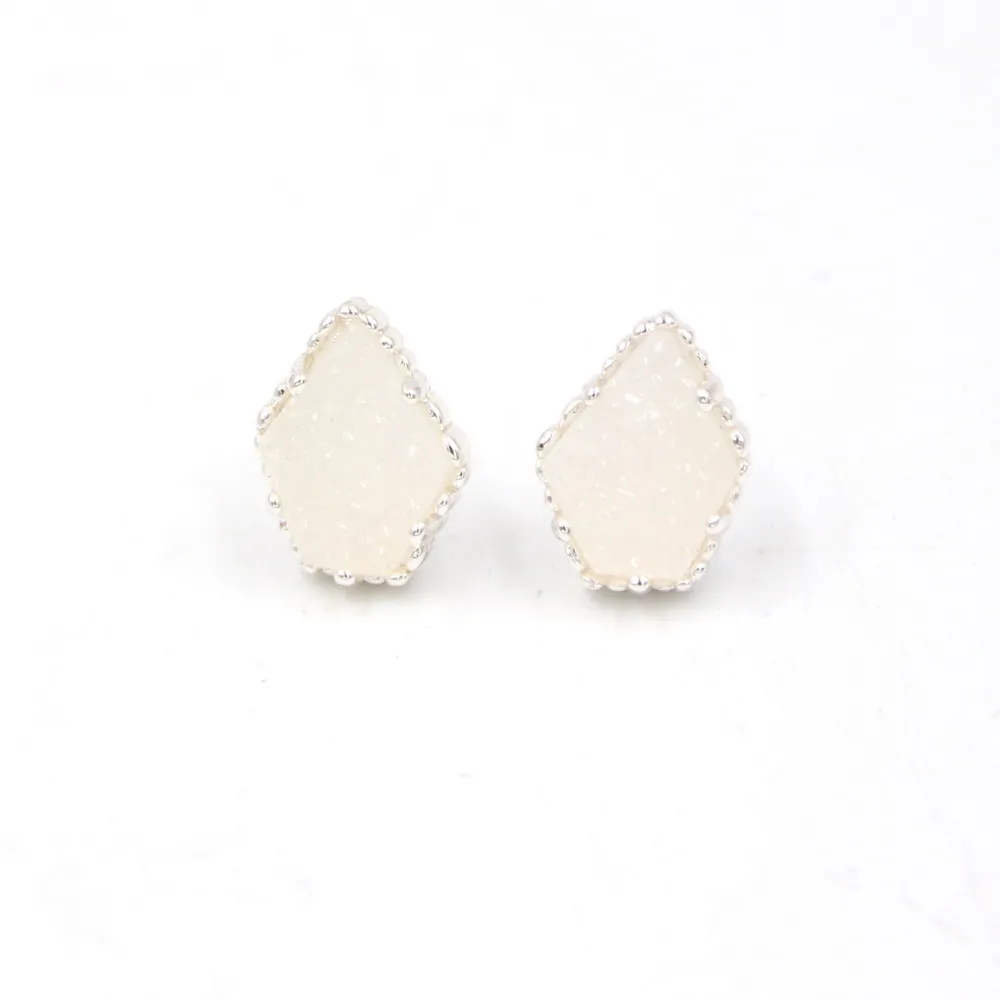 Silver offwhite Новая мода Пентагон прозрачное стекло граненые геометрические серьги-гвоздики - Окраска металла: Silver offwhite