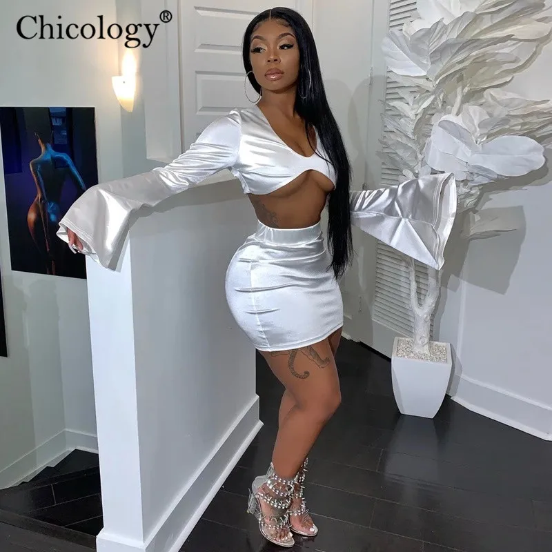 Tanie Chicology satin flare z długim rękawem 2 dwuczęściowy pasujący zestaw kobiet krótki top wysokiej talii mini spódnica 2019 jesienne zimowe ubrania imprezowe
