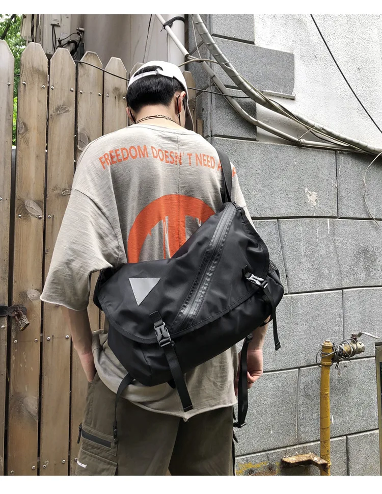 andwander メッセンジャーバッグ and wander ポイント10% アンドワンダー 20L メッセンジャー