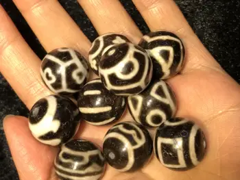 

set of 9 Magical Tibetan agate Multi Symbol Totem dzi beads