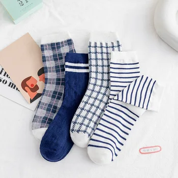 

Cartoon Woman Sock Plaid Striped Socks for Women Solid Casual Crew Sox Couples Cotton Vintag Autumn Winter Korean Joker Sokken
