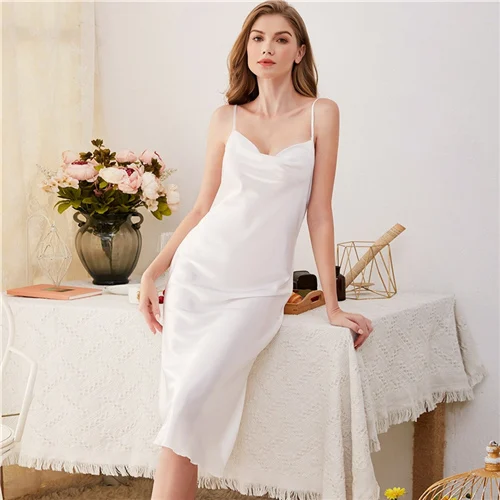 White SHEIN глубокий v-образный вырез сзади атласное длинное платье на бретельках для женщин гофрированная кромка ночная рубашка Осенняя однотонная Регулируемая бретельки сексуальное ночное белье Ночная рубашка - Color: White