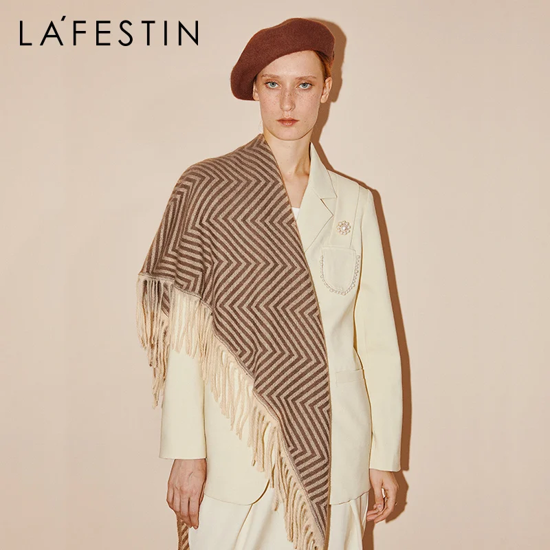 

LA FESTIN Fashion British style scarf 2020 autumn and winter new trendy temperament warm and comfortable long bib women