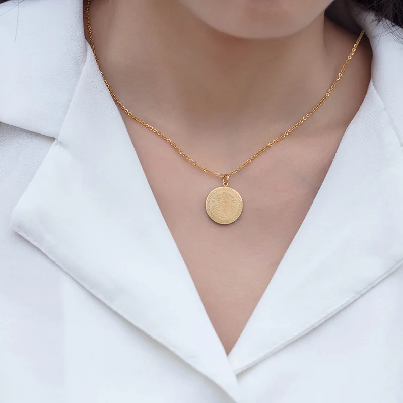 

Retro Blessed Virgin Mary Pendant Europe And America Cool Normcore Style Coin INS Choker Titanium Steel Versatile Necklace Women