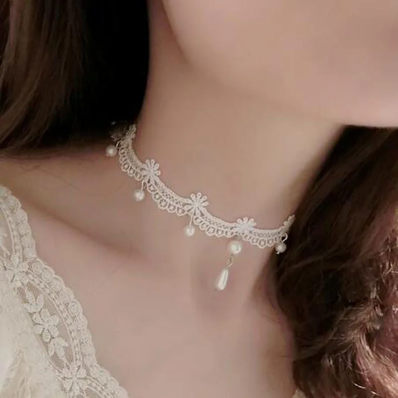 White Lace Applique Crocheted Choker with Pearl Pendant Vintage Flower Pattern Collar Necklace for Women and Girls Necklace